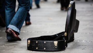 guitar case street musician donate 485112